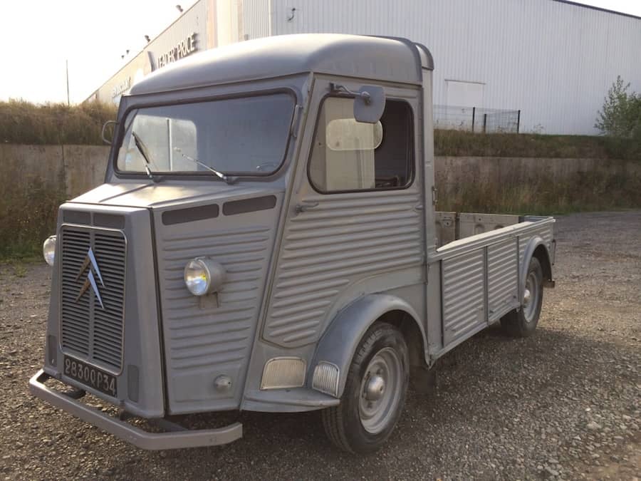 Citroën HY pick-up — châssis nu gris avant restauration