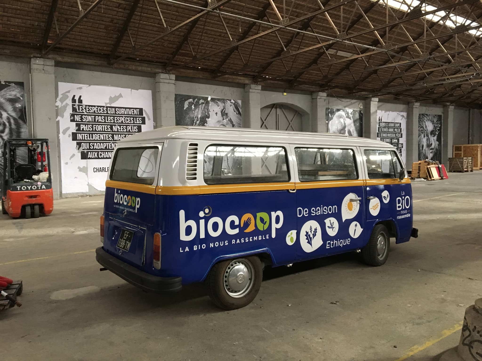 Combi VW Biocoop — vue arrière du covering personnalisé