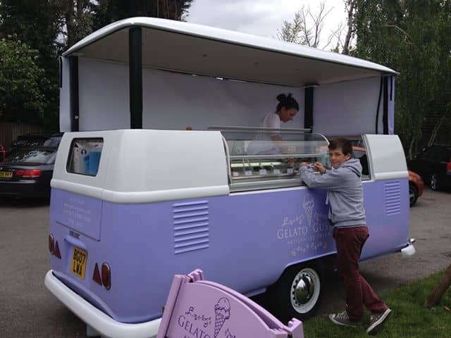 Remorque bar mobile — service cocktails et bières pression