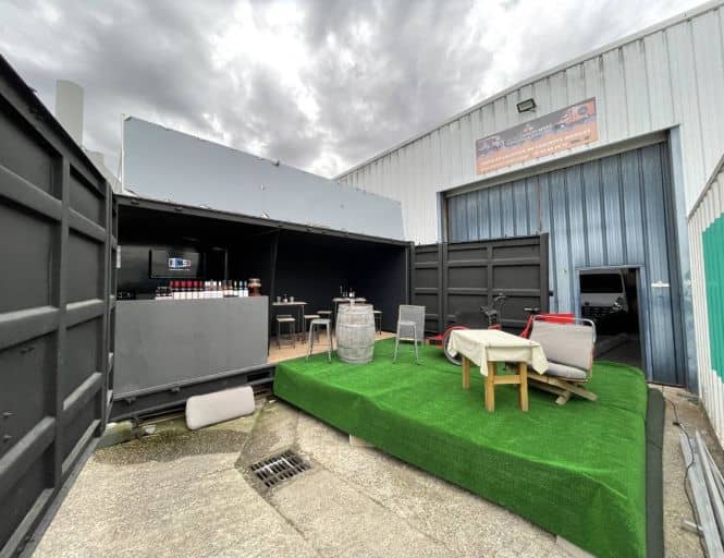 Container open side 20 pieds avec ouverture latérale complète — showroom événementiel