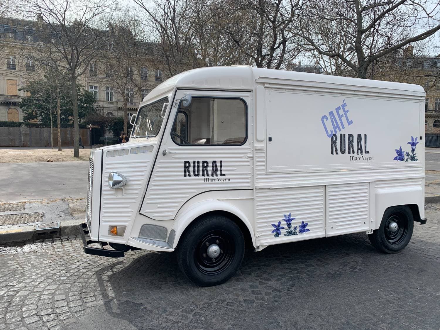 Détail de la carrosserie intégralement restaurée