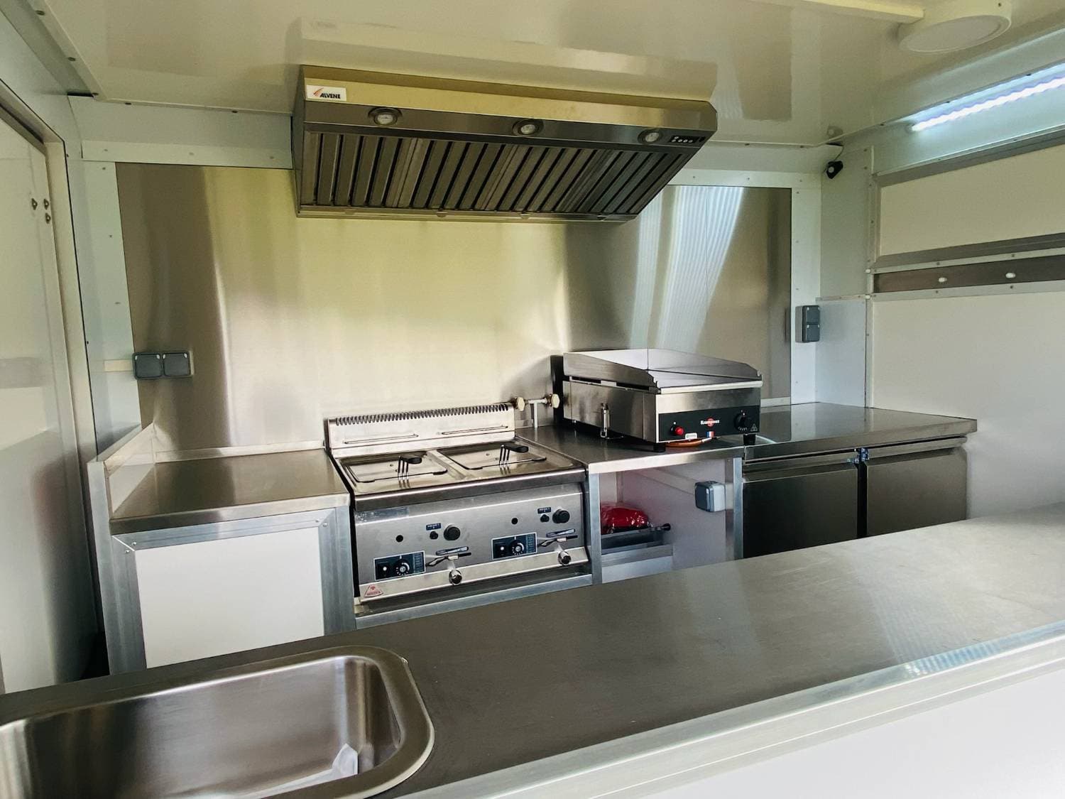 Aménagement intérieur de la cuisine professionnelle