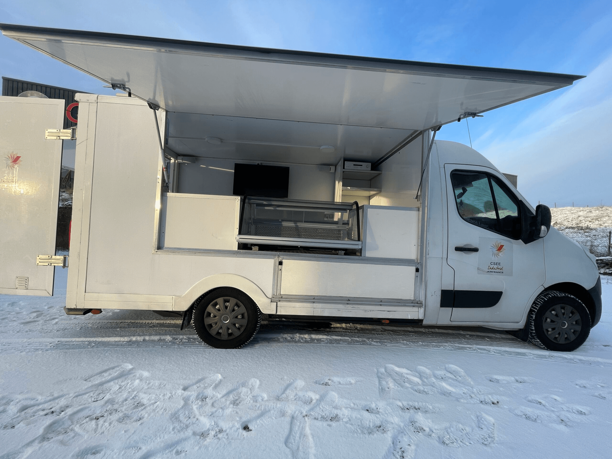 Camion podium — vue de face