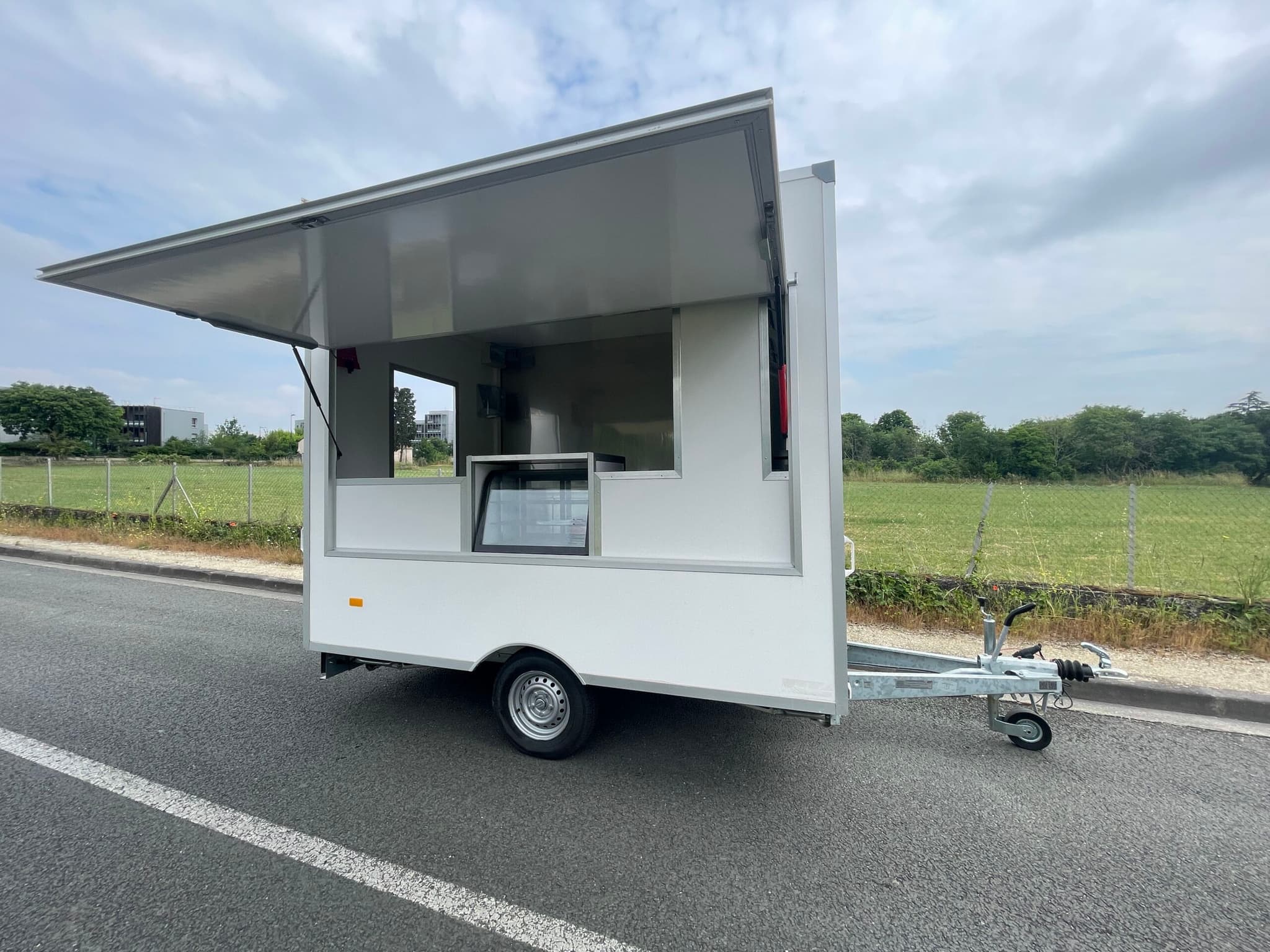 Remorque Food Truck 3m60 — Cuisine Professionnelle Inox