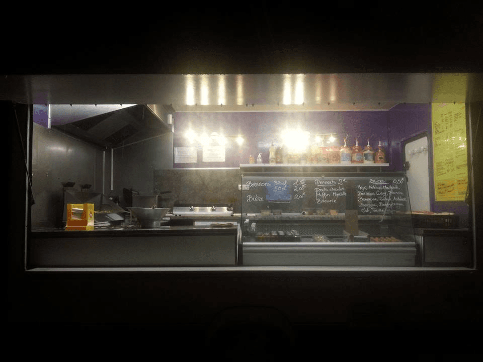 Remorque friterie — détail équipements