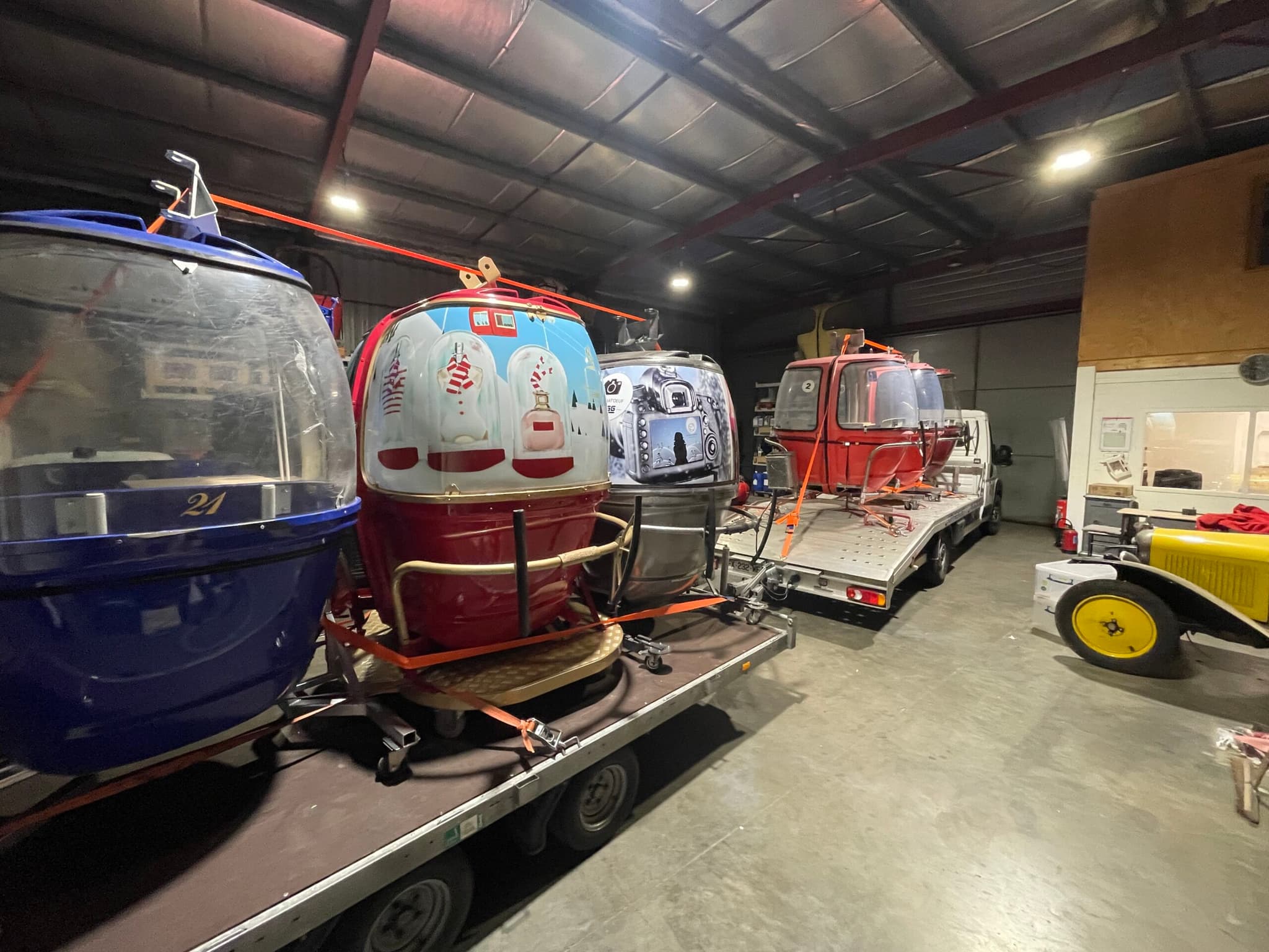Modèles Noël (boule à neige), bleu et rouge — prêts pour la livraison