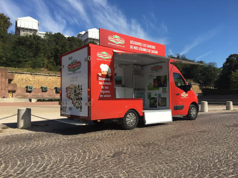 Camion podium — scène mobile pour événements