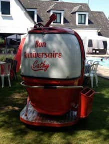 Télécabine MEGG décorée pour un événement anniversaire — personnalisation festive