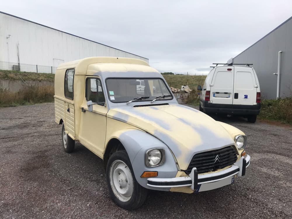 Citroën Acadiane transformée en food truck rétro