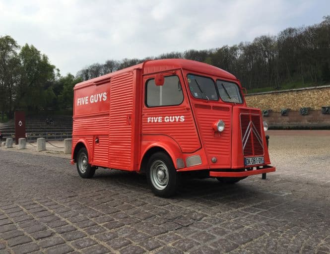 Citroën HY vintage aménagé pour événement — location événementielle