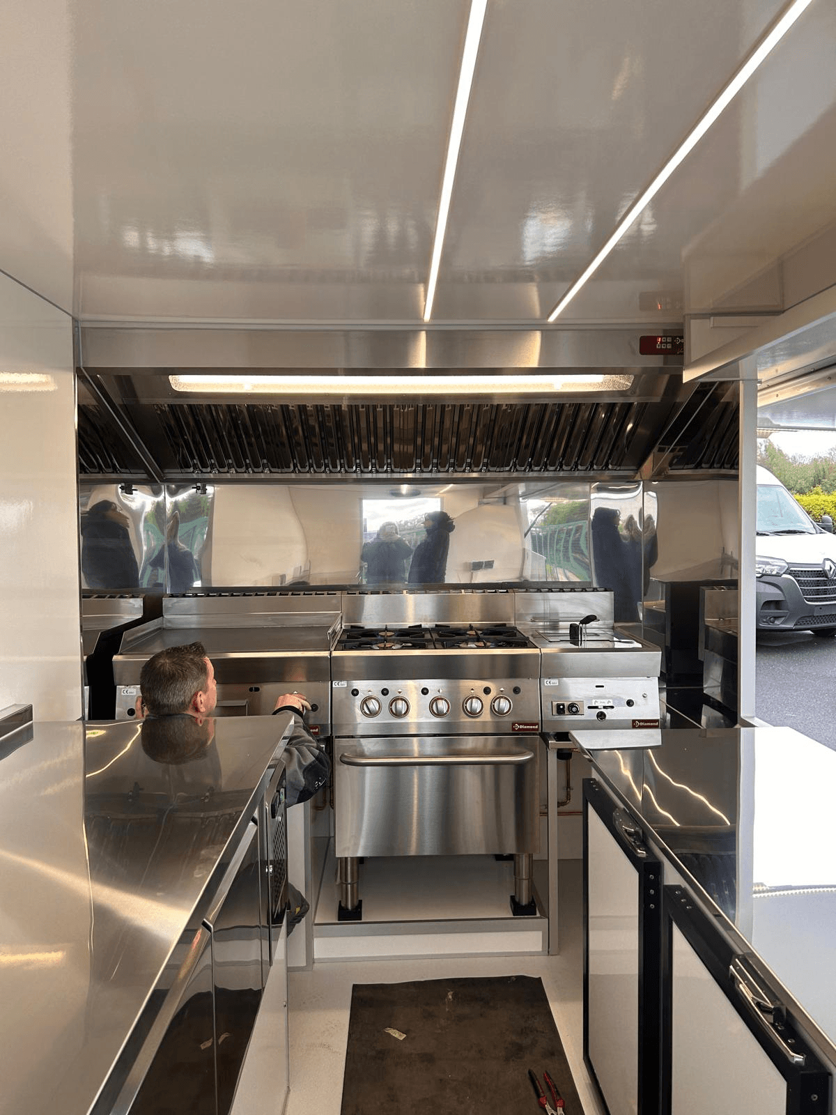 Foodtruck Renault Master cuisine professionnelle moins d’un