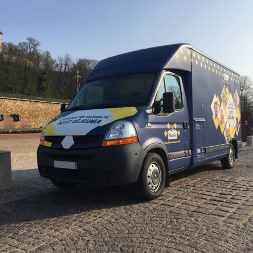 Food truck Mon Camion Resto lors d'un road show événementiel